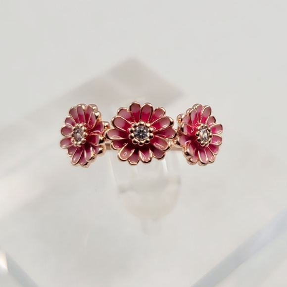 Rose Gold Three Flower Ring - Picture 4 of 13